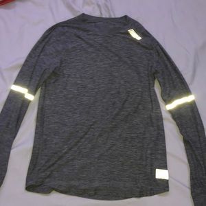 American Eagle Outfitters Long Sleeve T-Shirt